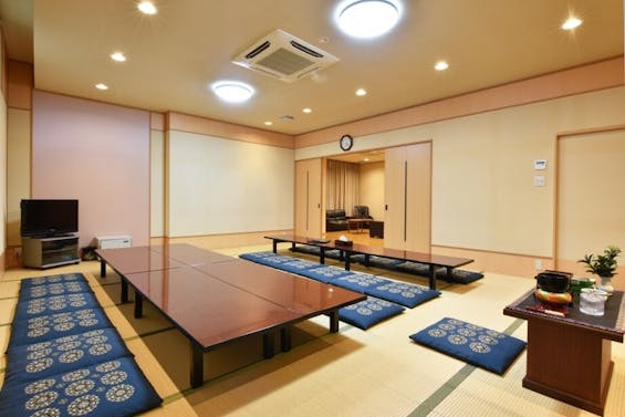 四日市中央斎奉閣