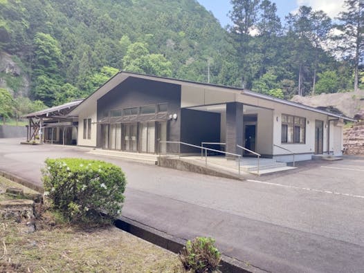 東栄町 富山村斎苑