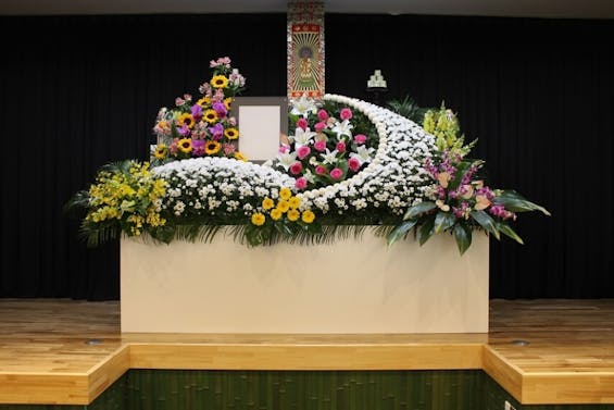 七彩の湯法事会館 江北斎場まごころ