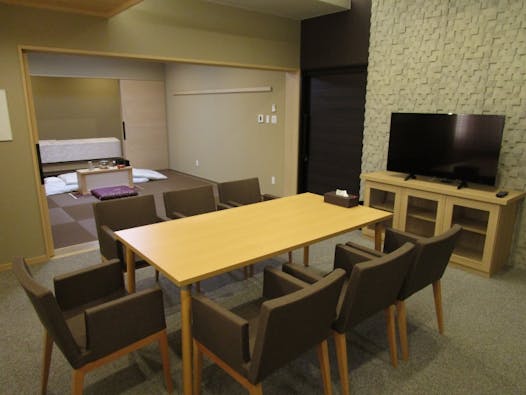 セレモール泉 市名坂