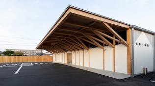 メモリードホール桜並木通り