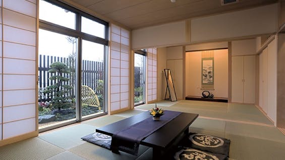  日典ラサ 華弥堂 にった（日典ラサ宝泉併設）