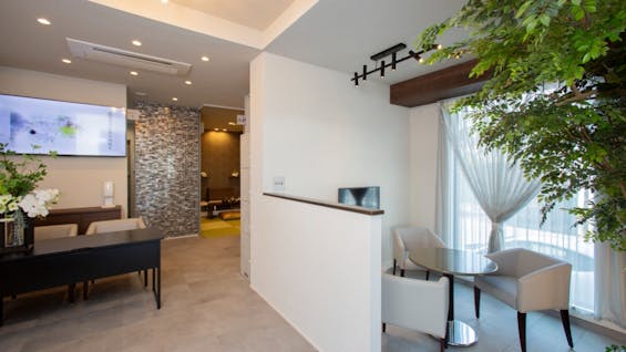 玉泉院家族葬邸宅中島