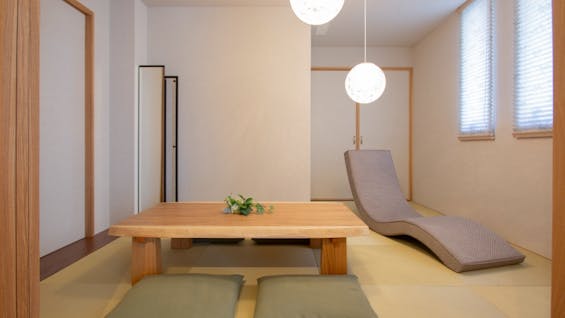 玉泉院家族葬邸宅中島