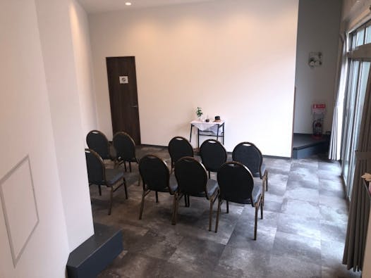 アデューホール