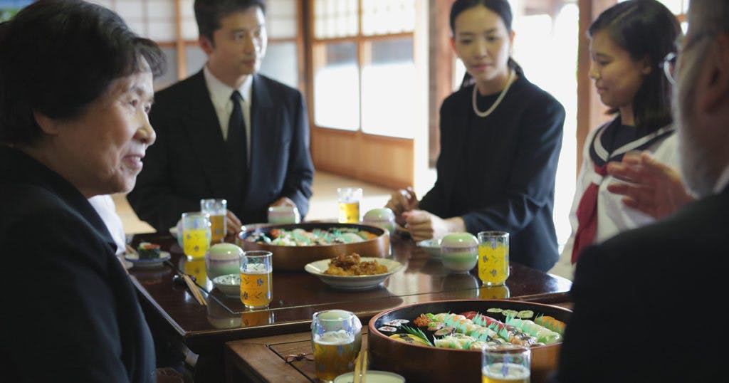 法事・法要とは？種類の一覧や流れ、準備を解説【初七日・四十九日・一周忌・三回忌】 | はじめてのお葬式ガイド