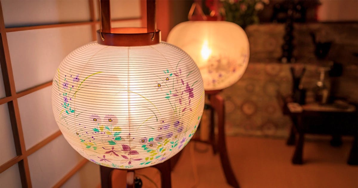 盆提灯はいつから飾る？誰が買うの？盆提灯のマナーを解説