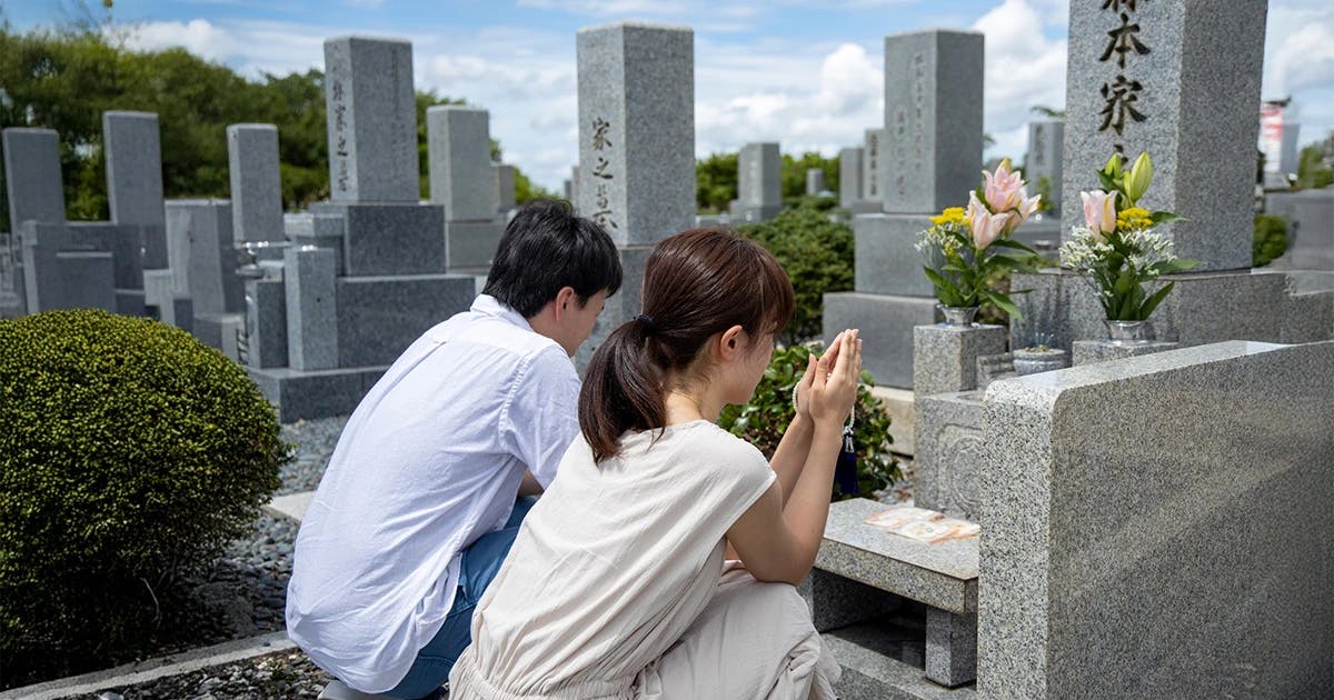 お盆のお墓参り