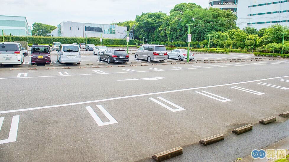 臨海斎場駐車場