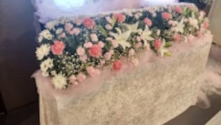 生花で見送る一日葬　神奈川セントラル市民葬祭　ホール縁