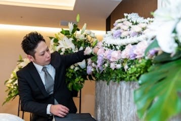 自社生花部によるオリジナル祭壇