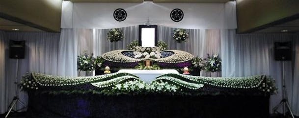 生花祭壇のアレンジも、多彩にご用意しました