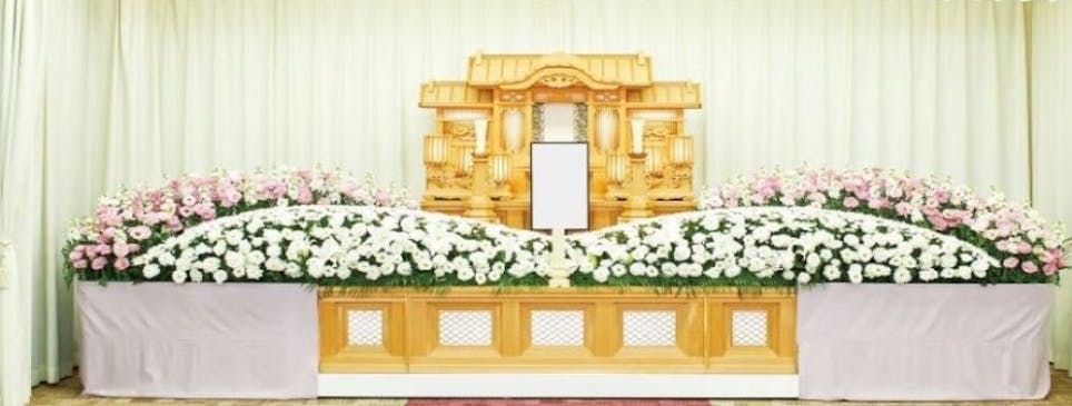 エテルノ阪急千里は日比谷花壇のデザインによる祭壇