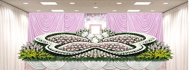 故人様らしさと、皆様の送る想いで、彩る花祭壇