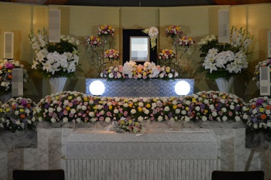 花祭壇の色合いはお好みで変えることができます
