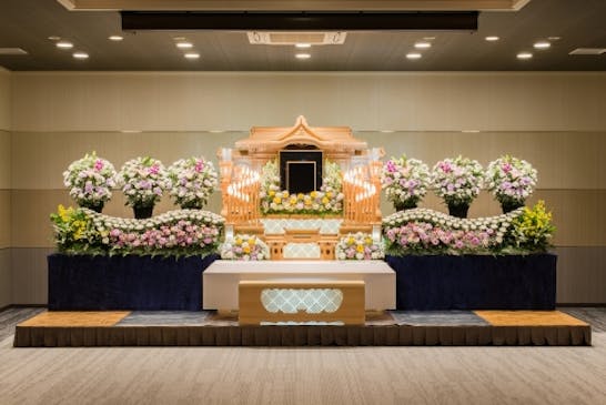 洋風祭壇も優しいデザインに