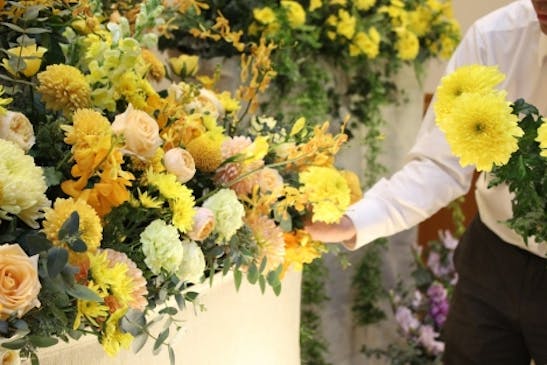 高品質、そして安心価格の花祭壇