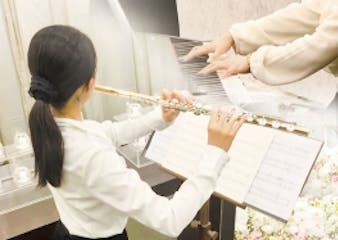 お好きだった音楽を演奏