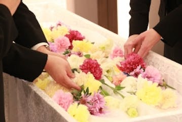 暖かくて優しいお葬式を叶えます。